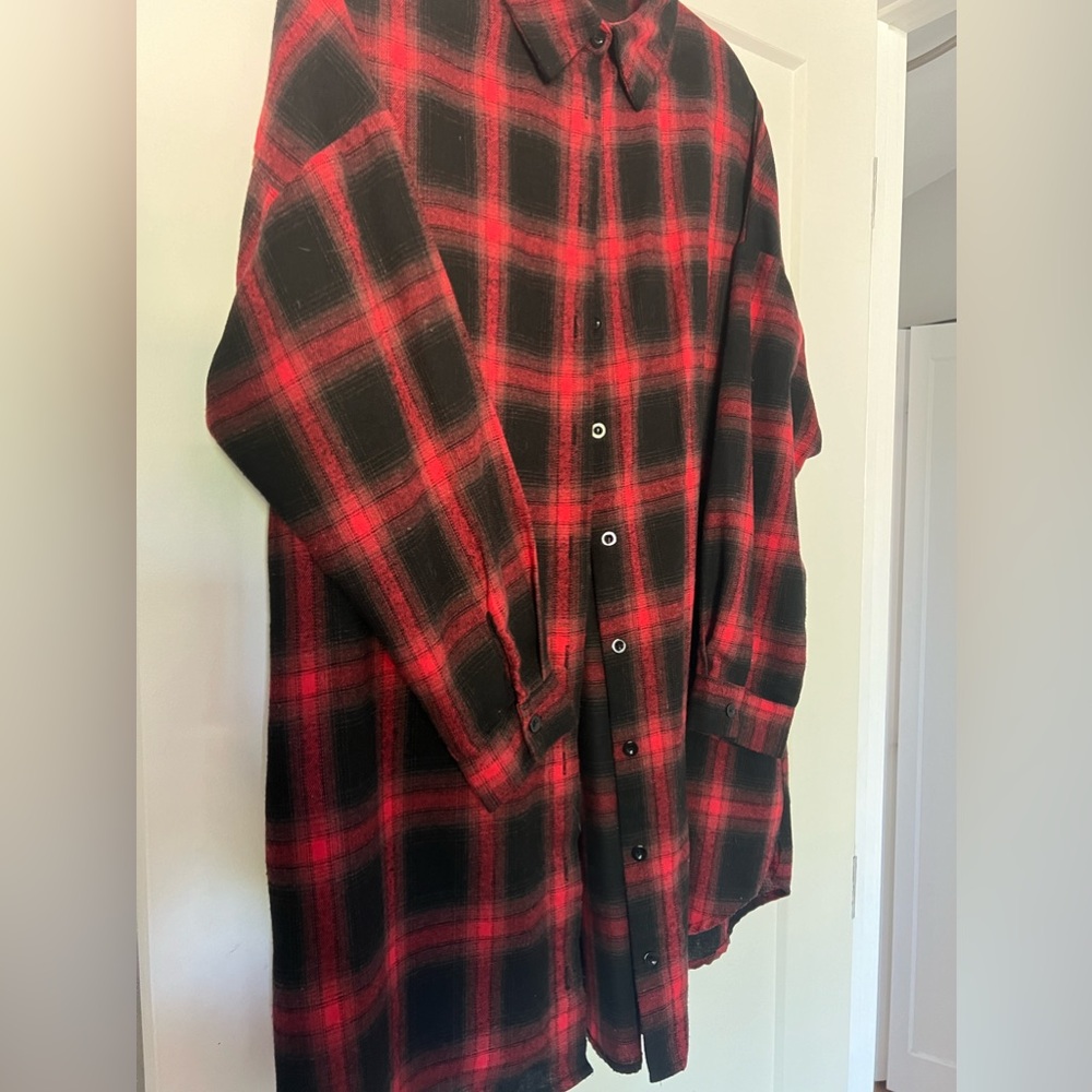 Women’s Oversized Red Plaid Flannel Shirt with pockets (Size L, Brand: B)